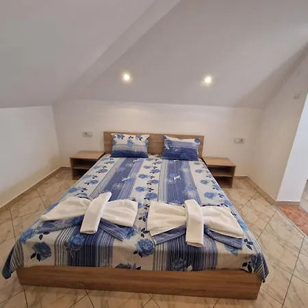 Yanina سوزوبول