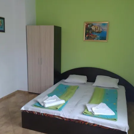 Yanina بيت ضيافة